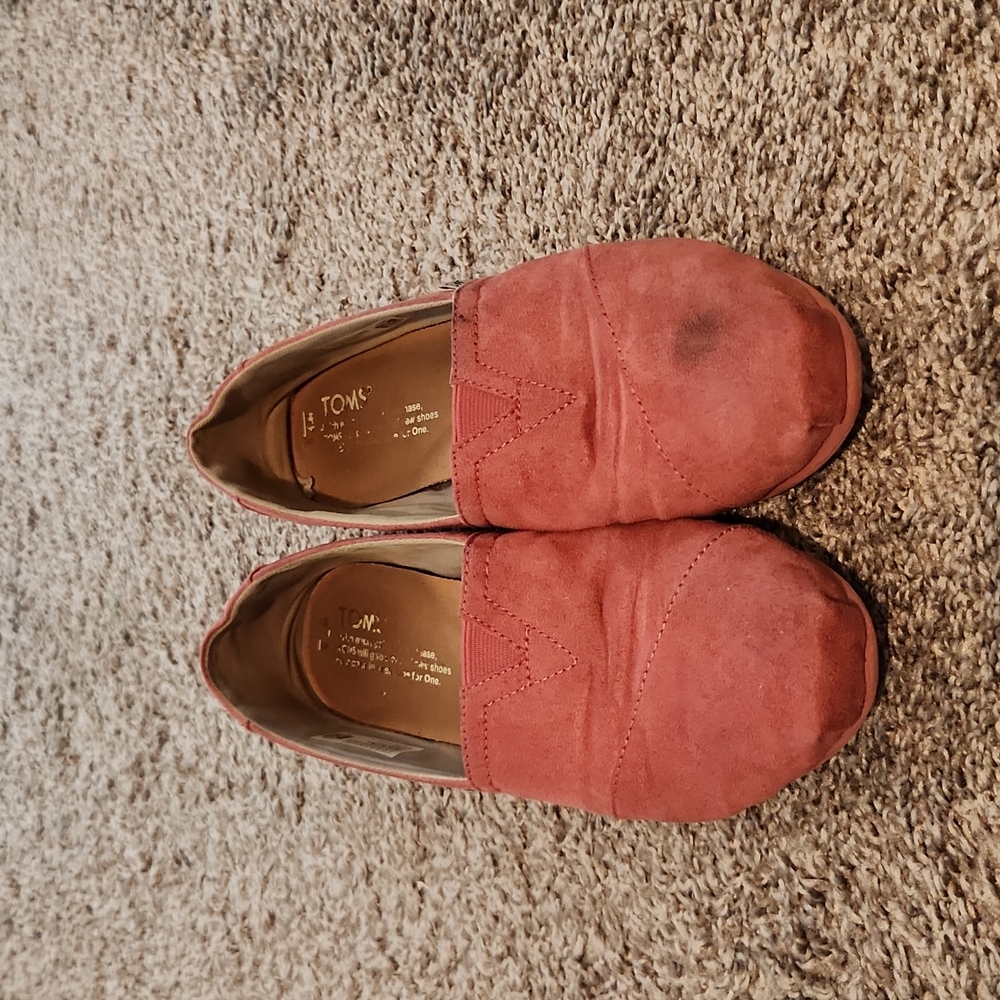 Toms